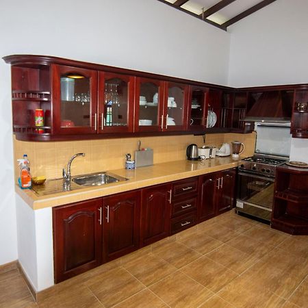 Green Villa Apartment ウナワトゥナ エクステリア 写真